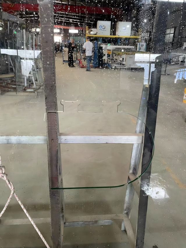 恒胜玻璃铣型机：高效全能，轻松驾驭玻璃精加工